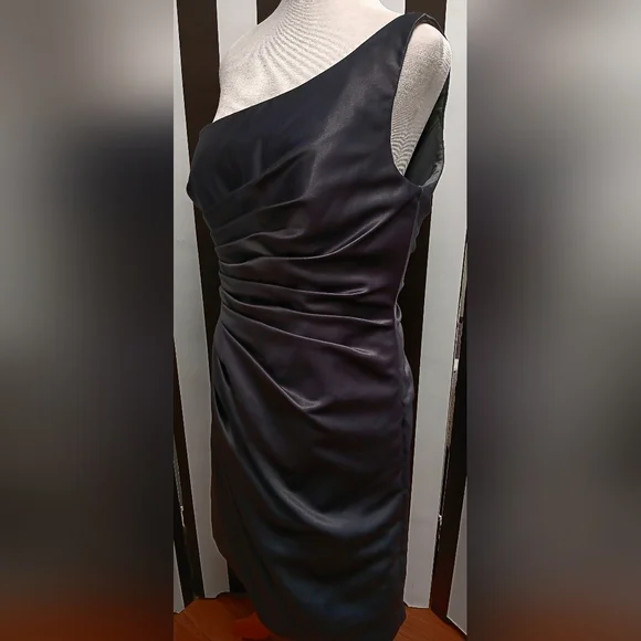 Gray One-Shoulder Dress - Picture 6 of 11